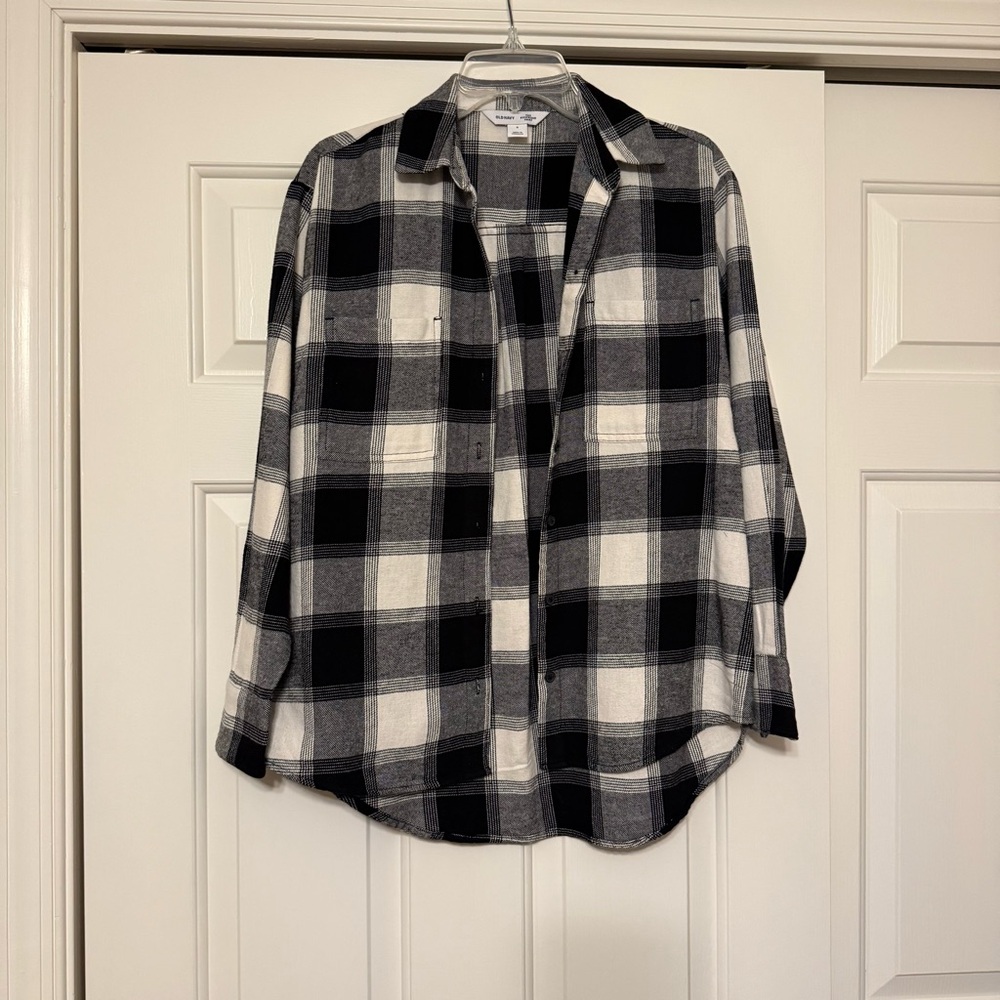 Old Navy Women’s The Boyfriend Shirt Plaid Black & White Button Down Relaxed Sm